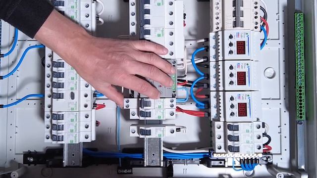 Обзор собранного щита Kaedra 54 модуля. SCHNEIDER ELECTRIC. ПЭФ-301, РН-132 Novatek