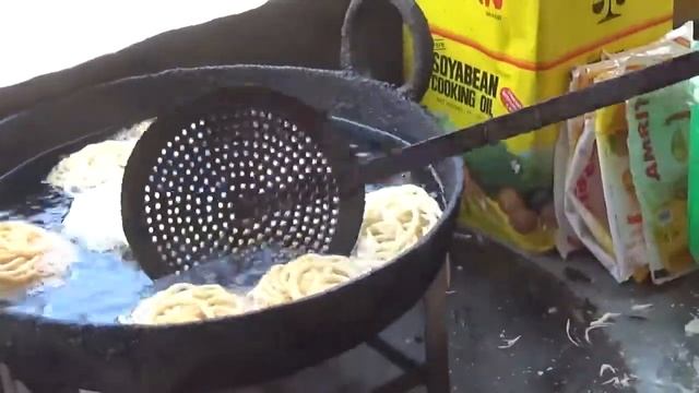 Как делают бублики - баранки в Катманду смотреть онлайн