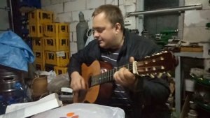 Кино- Ты выглядишь так не современно рядом со мной.