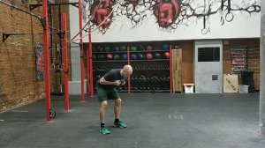 Наклон + присед с отягощением у груди