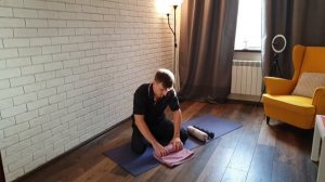 Как облегчить боль в спине. Валик для спины.