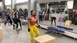 Запрыгивания на тумбу