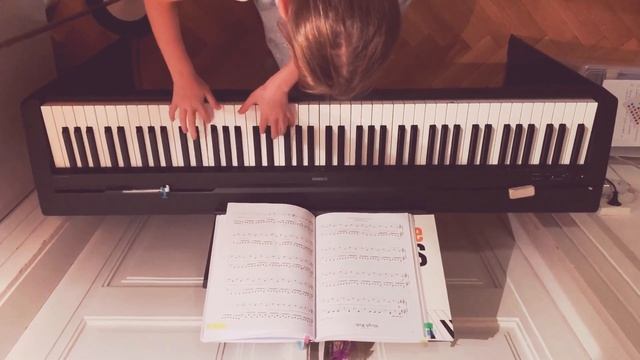 С горки. Гиллок. Sleigh Ride. William Gillock смотреть онлайн