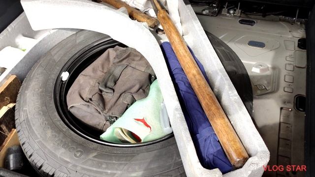 разбор автомобиля Ниссан Террано для установки авточехлов с выниманием сидений, снятием пластика... смотреть онлайн