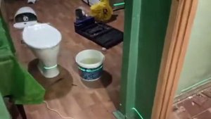 Демонтаж труб, унитаза, заливка пола. Душ из туалета в квартире. 1 день работы.