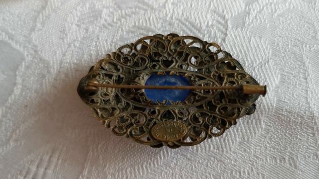 Старинные украшения. Винтажная бижутерия ,броши ,бусы ,клипсы.  Находки с блошиного рынка.