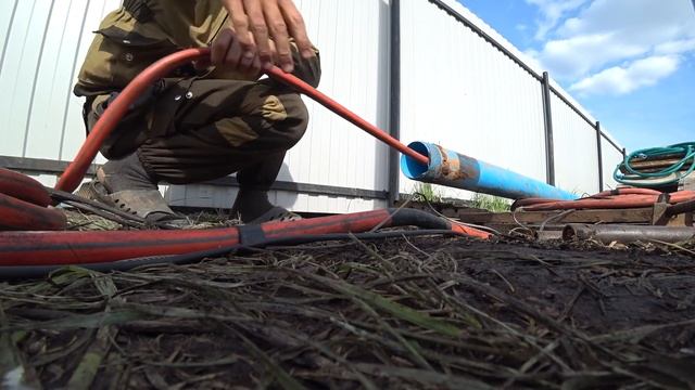 Нежданчик часть 3 / Труба пошла на взлет / Как со скважины выдавила трубу / Бурение на воду смотреть онлайн