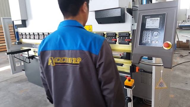 Accurl Hydraulic Press Brake MB7-125Tx3200 with DELEM DA41s NC control System/Manual Crowning Syste смотреть онлайн