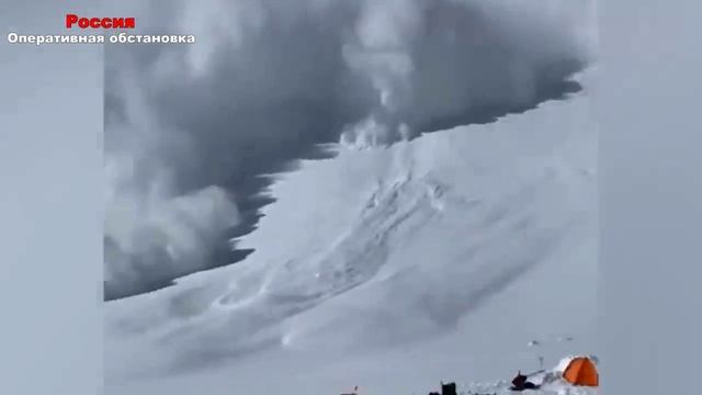 снежное цунами. Real tsunami wave. замерзшее цунами в антарктике. Snow tsunami. ледовое цунами.