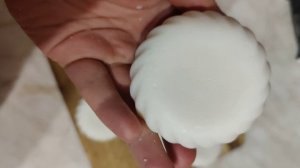 Хозяйственное мыло из кокосового масла, известное ещё как мыло моряков.