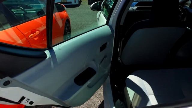 2013 Toyota Aqua HYBRID For Sophia смотреть онлайн