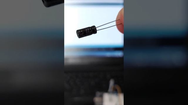 Как измерить ёмкость конденсатора с помощью ардуино #electronics #arduino #capacitor #ардуино смотреть онлайн