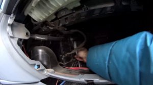 Opel Astra H Замена салонного фильтра Снимаем бардачок вещевой ящик