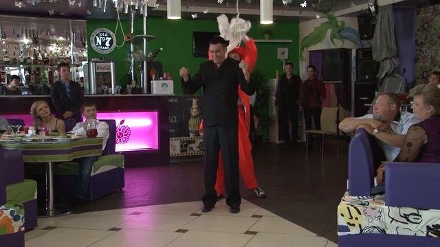 свадьба с очень веселыми молодоженами. Агентство Люси смотреть онлайн