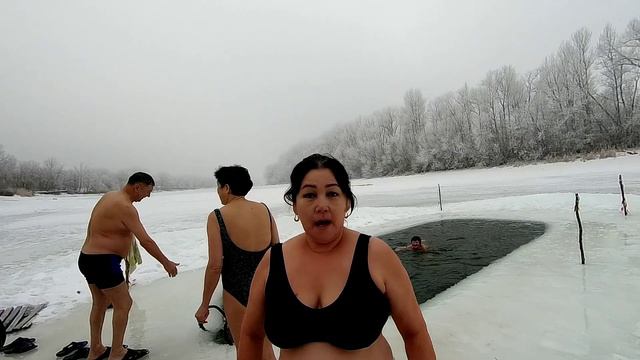 Зимний парк, встреча с моржами.