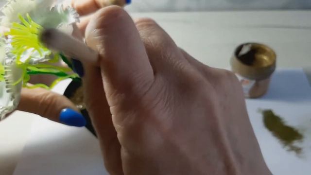 Подставочка для искусственных цветов из использованного тюбика смотреть онлайн