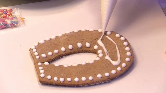 Проект «Мастерская Деда Мороза». Мастер-класс по росписи пряников «Подкова на счастье» смотреть онлайн