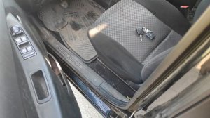 Машина закрылась-ключи остались в салоне!!!