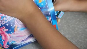 Видео для детей. Пони-русалки собирают морской пазл.