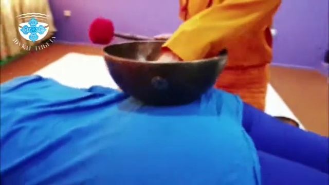 ПОЮЩИЕ ЧАШИ МАССАЖ С ЕВГЕНИЕМ ЛАМОЙ В НЕПАЛЕ.  ОБУЧЕНИЕ ЗВУКОТЕРАПИИ В НЕПАЛЕ. ТИБЕТСКАЯ ПОЮЩАЯ ЧАШ