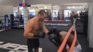 Шон Стрикленд позвал в свой зал хейтера, который тролил его в интернете и провел с ним спарринг.