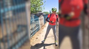 Лама плюётся. Прям в лицо! Не повторяйте такое никогда!