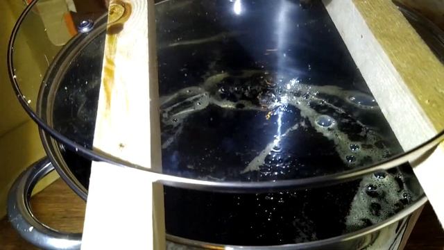 Обезвоживание и стерелизация воска на индукционной плите.