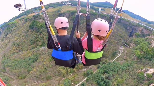 Очень увлекательный проект качели на скале в парке смотреть онлайн