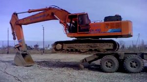 погрузка экскаватора на трал.mp4