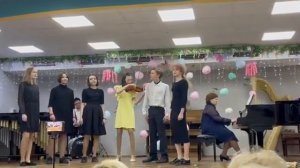 Не грусти, улыбнись и пой. Музыка и слова С. Смирнова.