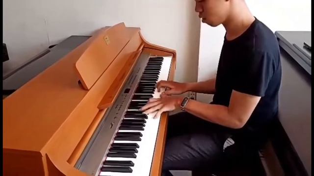 Yamaha CLP-330 смотреть онлайн