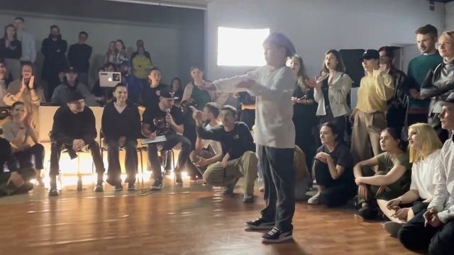 Точка Сбора ВРН / Popping 1/8 / Рома АЖБ vs Миша Амбросимов (win) смотреть онлайн