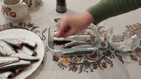 Как засолить салаку в домашних условиях Вкусно и быстро рецепт