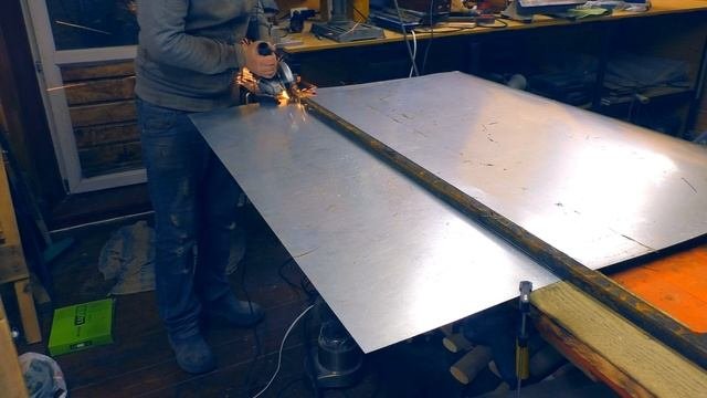 Как без приблуд  раскраивать листовой металл.