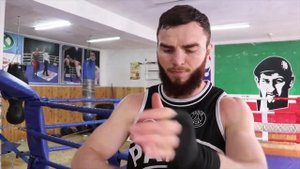 Дневная тренировка Шамиля Хатаева работа на лапах и снарядах