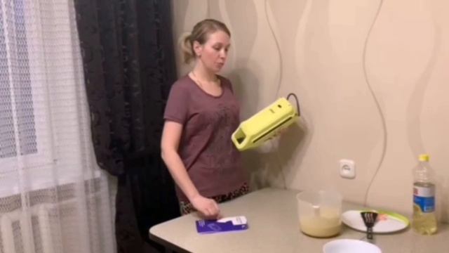 ПЕЧЕМ БЕЛЬГИЙСКИЕ ВАФЛИ С ВАФЕЛЬНИЦЕЙ KITFORT KT-1611 смотреть онлайн