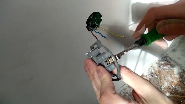 Как установить розетку. Подключение розетки своими руками!