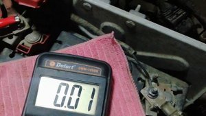 Почему "плавает" бортовое напряжение.