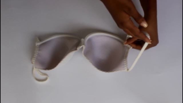 How To Make A Backless Bra (For All Boob Sizes!) смотреть онлайн