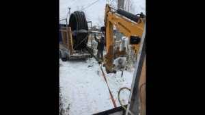 Раскрутка выпрямление бухты ПНД трубы газ 110 мм длиной 100 метров