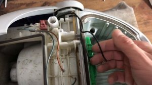 Как разобрать пылесос Electrolux (how to disassemble vacuum cleaner)