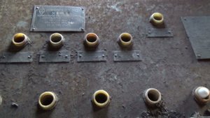 Заброшенные ЗЕРНО-ОБРАБАТЫВАЮЩИЕ здания в деревне.