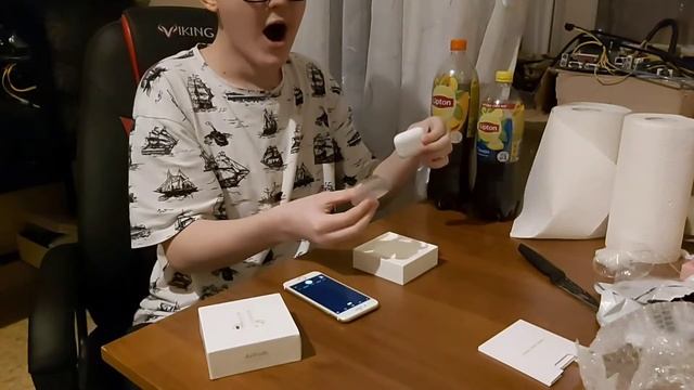 Распаковка Airpods 2 (лучшие наушники в мире для iphone) смотреть онлайн