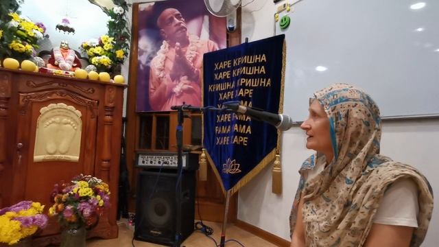 Подношения Шриле Прабхупаде в день его ухода. Шривасангам мандир, Николаев, 17.11.2023 г.