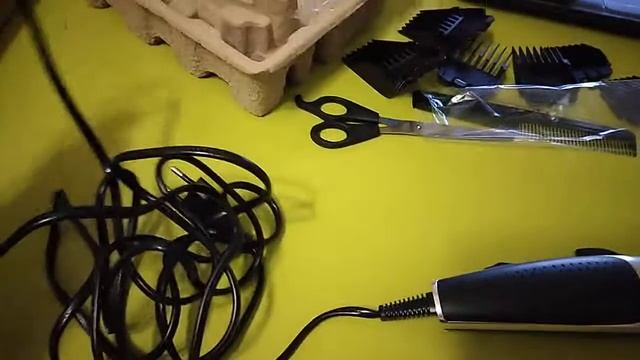 Распаковка - Машинка для стрижки волос Philips HC5100/15 смотреть онлайн