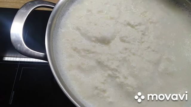 Просто домашний сыр. Молоко+сметана+яйца+уксус.