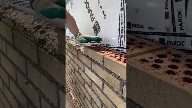 Кладка под штукатуркой. bricklayer construction europe work дом кладка раствор кирпичи