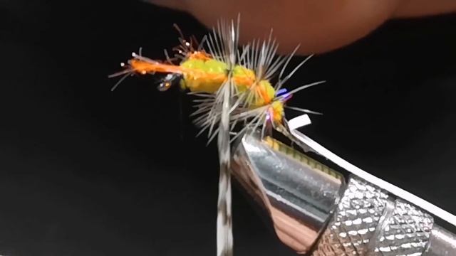 Мушка - "гусеница". Хариус такое не пропустит. смотреть онлайн