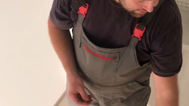 Прямая лестница с площадкой - все этапы Лестница на бетоне. Как поклеить фанеру и ступенеки. смотреть онлайн