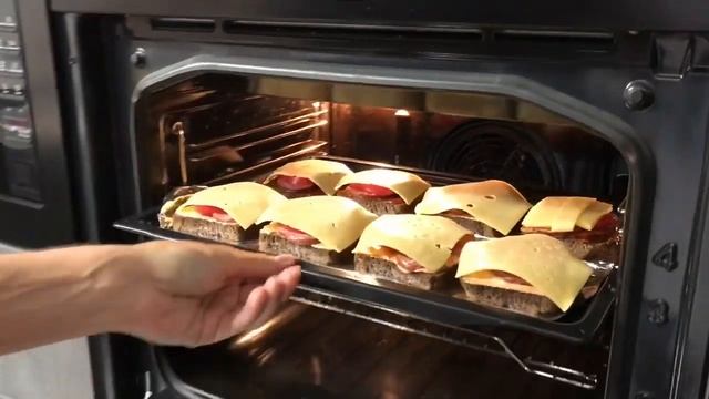 Горячие бутерброды с колбасой в духовке . Бутерброд с сыром и помидором . Рецепт горячих бутербродо смотреть онлайн